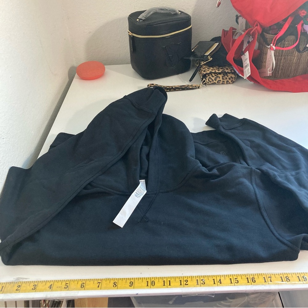 Lululemon All Yours Hoodie
French Terry Black Black Size 6 NWT - Picture 8 of 8